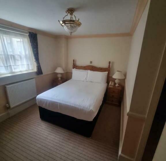 غرفة قياسية, The Royal Oak