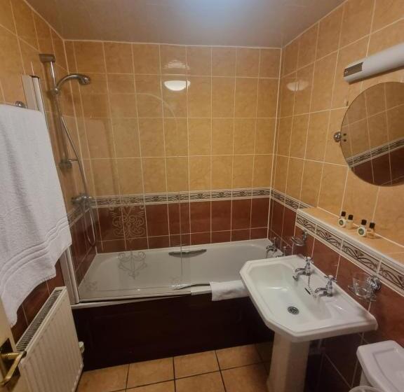 غرفة عائلية, The Royal Oak