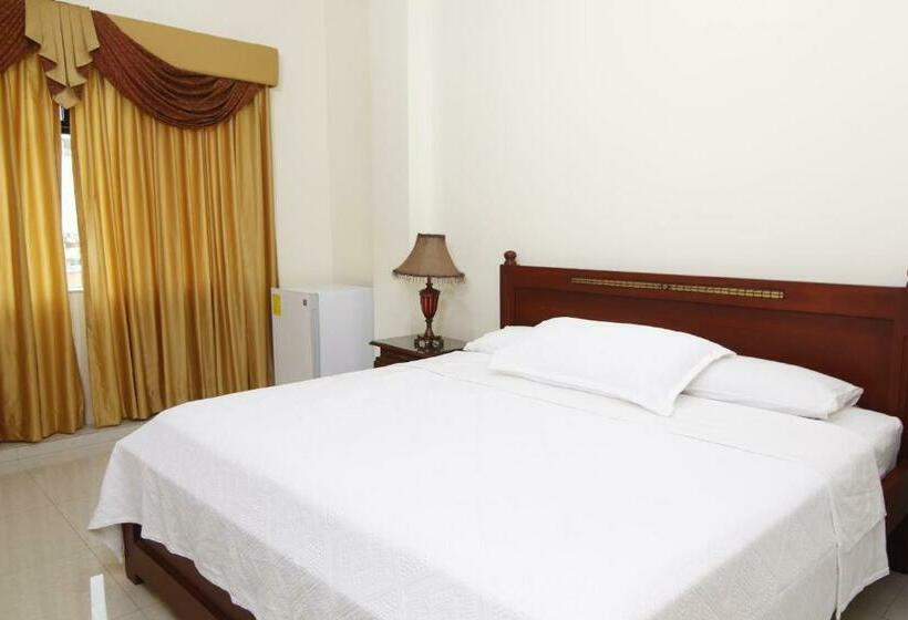 غرفة قياسية, Versailles Internacional