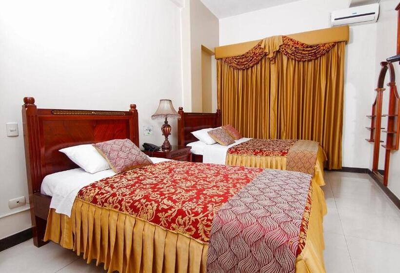 غرفة قياسية, Versailles Internacional