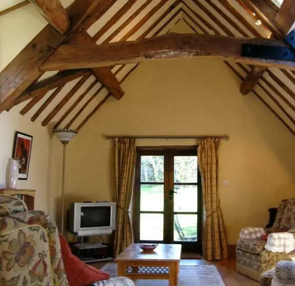 キャビン, Norton House Bed & Breakfast & Cottages