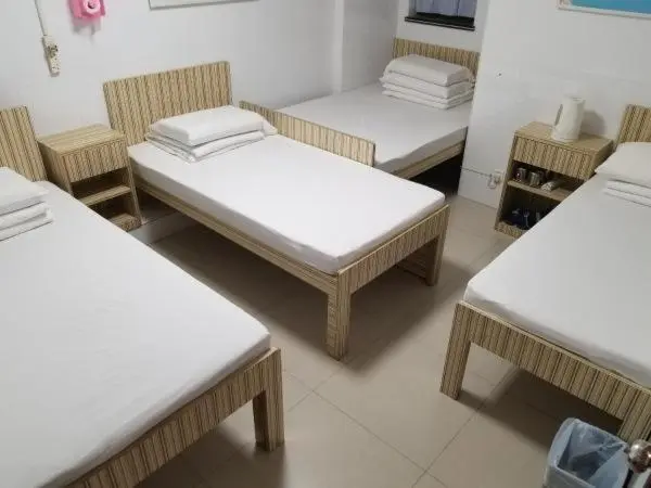 اتاق خانوادگی, Asia Travel House