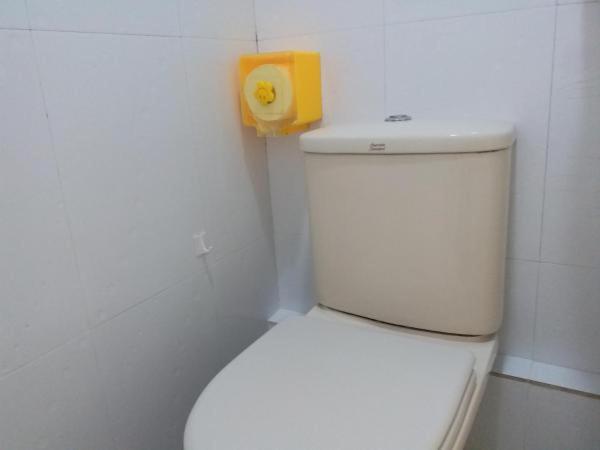 اتاق خانوادگی, Asia Travel House