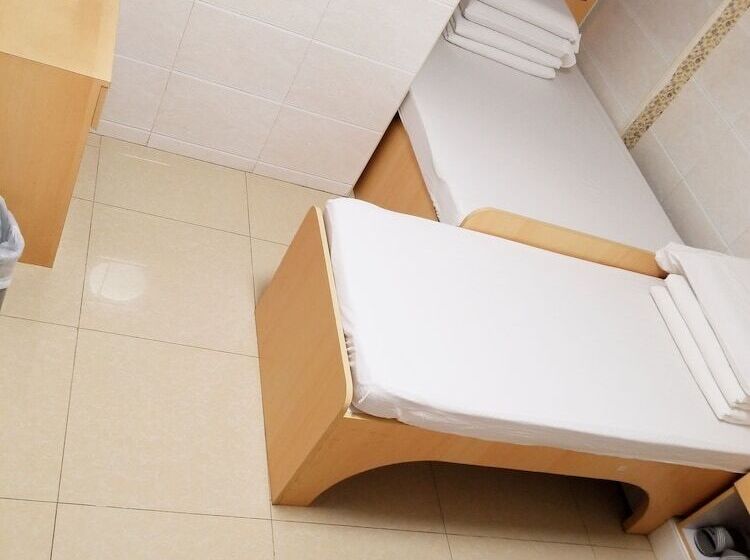 اتاق استاندارد چهار تخته, Asia Travel House