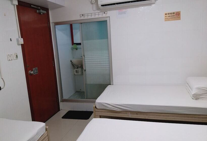 اتاق خانوادگی, Asia Travel House