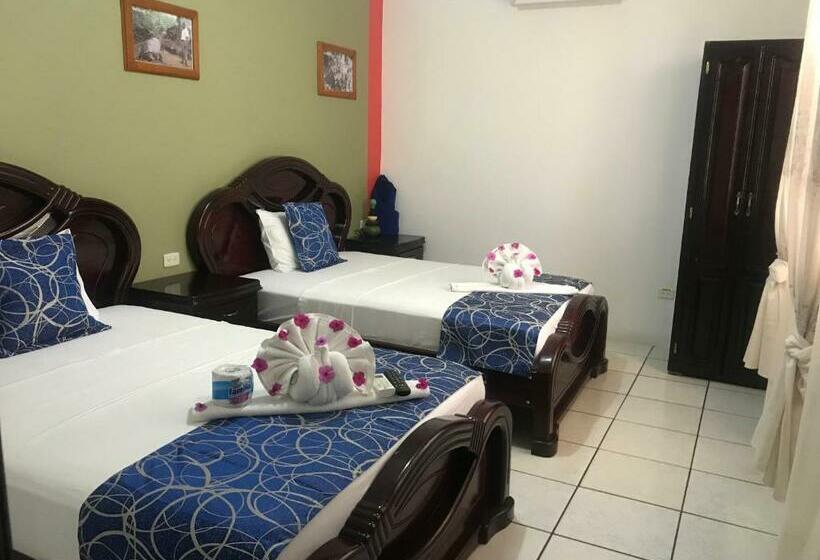 חדר סטנדרט לשלושה, Hostal La Mirada Del Solitario George