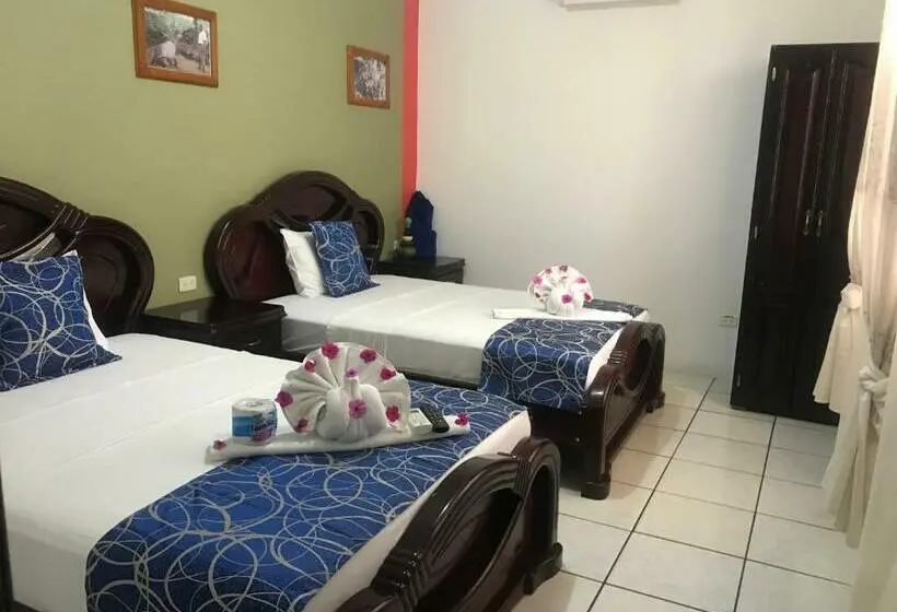 スタンダード４人部屋, Hostal La Mirada Del Solitario George