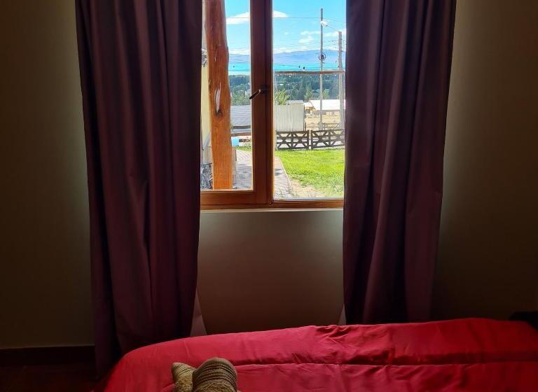スタンダードバンガロー, Hostel I Keu Ken
