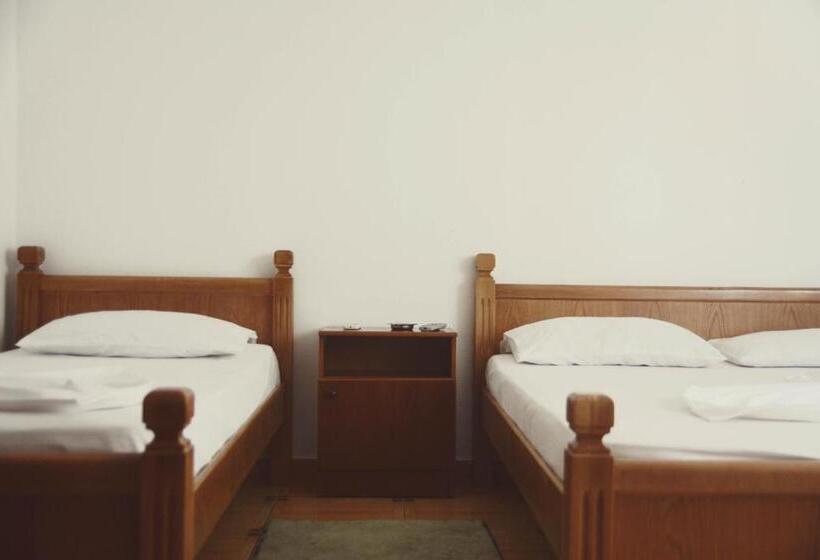 Quarto Triplo Standart, Floga