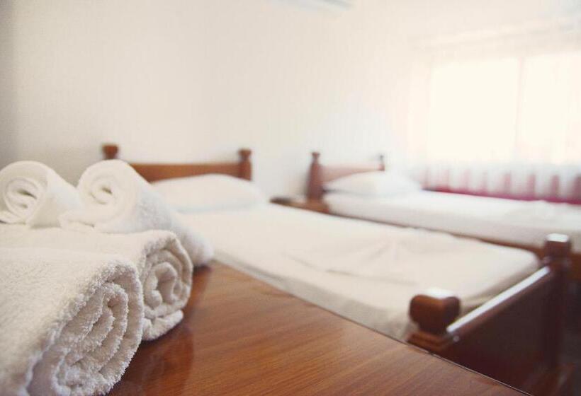 Quarto Triplo Standart, Floga