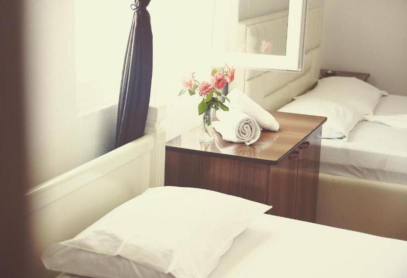 Quarto Triplo Standart, Floga