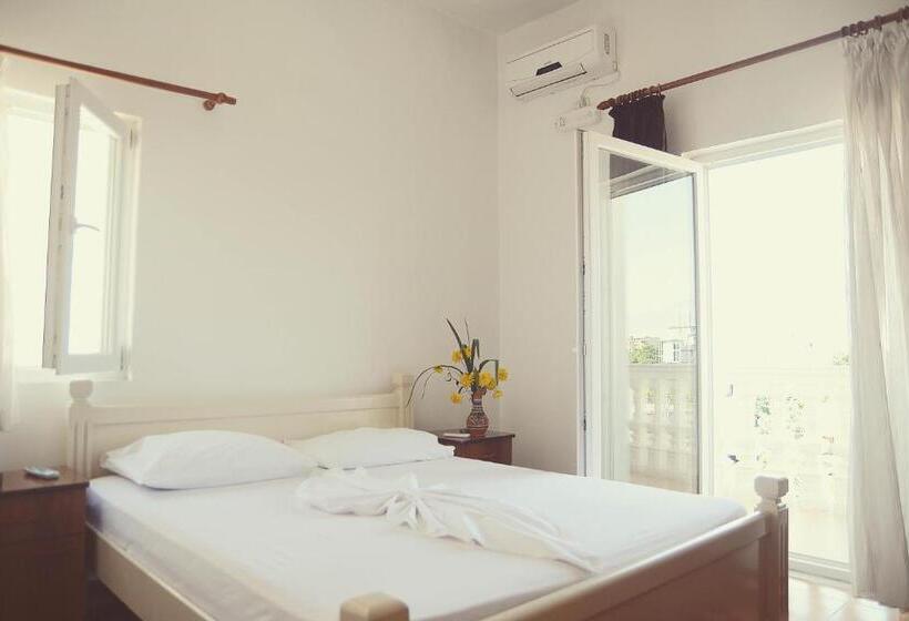 Quarto standart com varanda, Floga