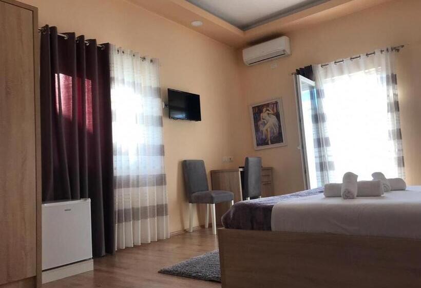 Quarto standart com varanda, Floga