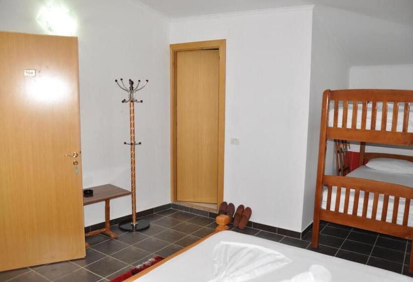 Quarto Quádruplo Standard, Floga