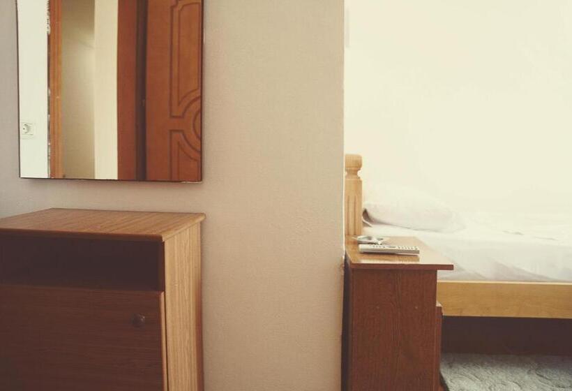 Quarto standart individual, Floga