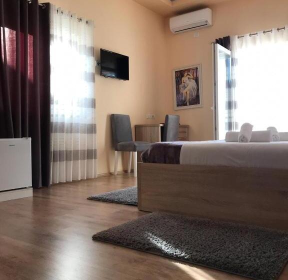 Quarto standart com varanda, Floga