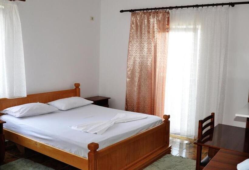 Quarto standart com varanda, Floga