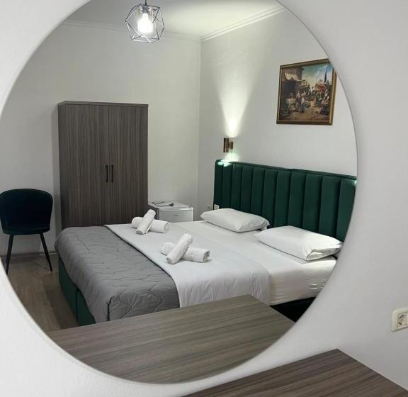 Quarto standart com varanda, Floga