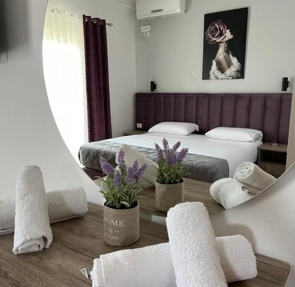 Quarto standart com varanda, Floga