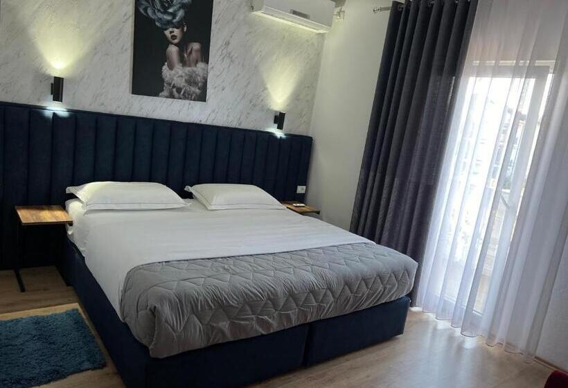 Quarto standart com varanda, Floga