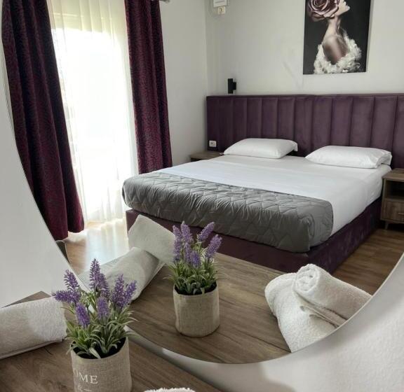 Quarto standart com varanda, Floga