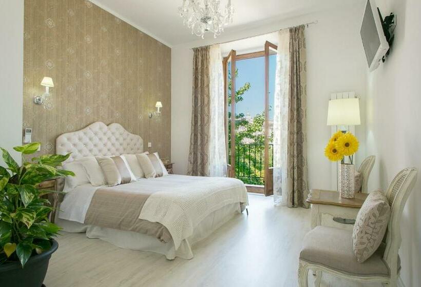 Habitación Estándar con Vistas, Hostal Central Palace Madrid