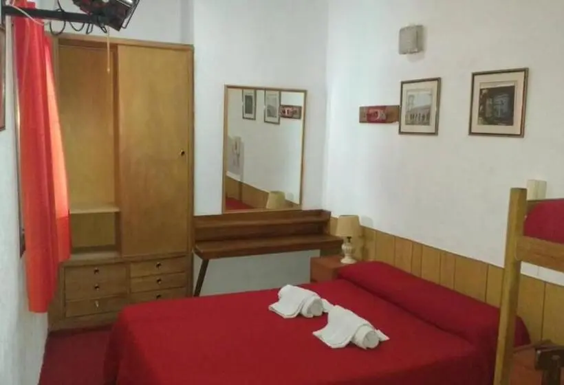 エコノミー４人部屋, La Argentina