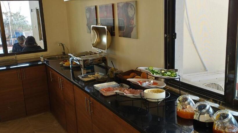 اتاق خانوادگی, Moab Land