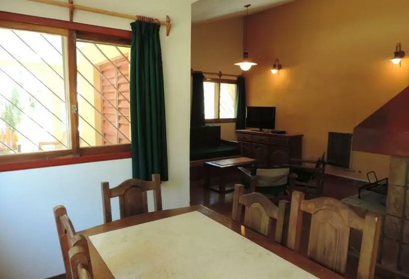 Talo 3 Makuuhuonetta, La Vicuñita Hotel & Cabañas