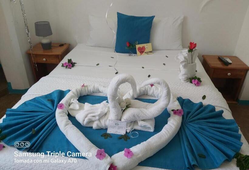 Quarto Estandar com Sacada, Galapagos Native