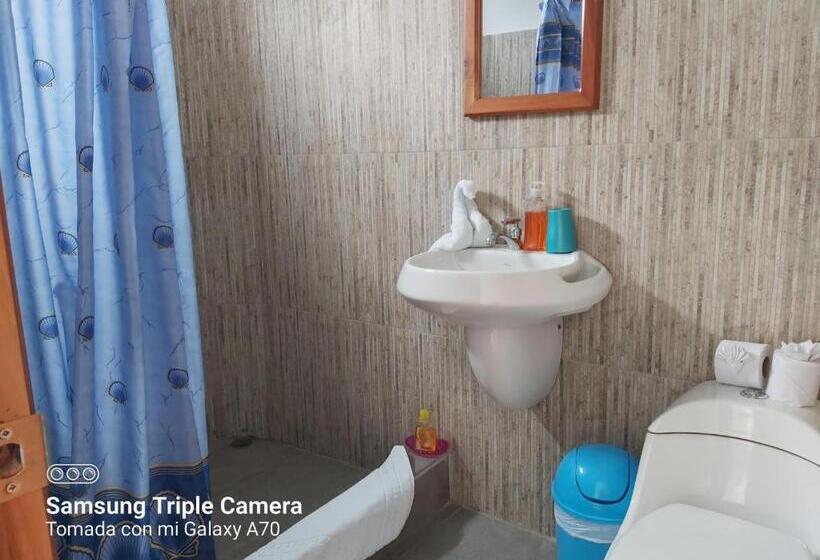 חדר דחוקס עם מיטת קינג, Galapagos Native