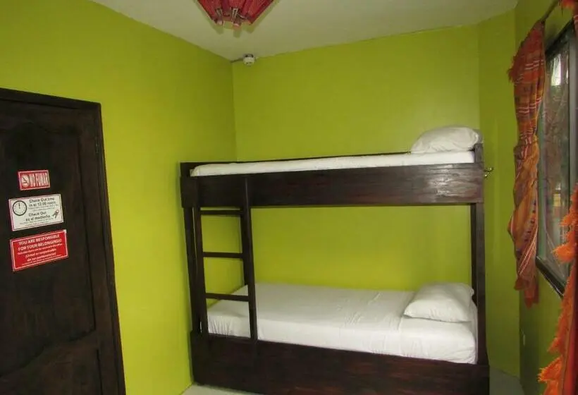 ルームシェアのワンベッド, Dreamkapture Hostel Close To The Airport And Bus Terminal