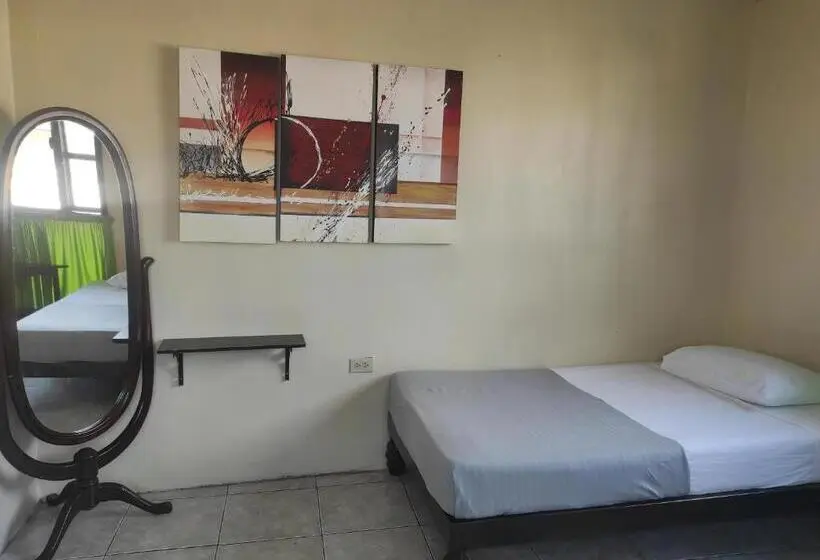 エコノミールーム, Dreamkapture Hostel Close To The Airport And Bus Terminal
