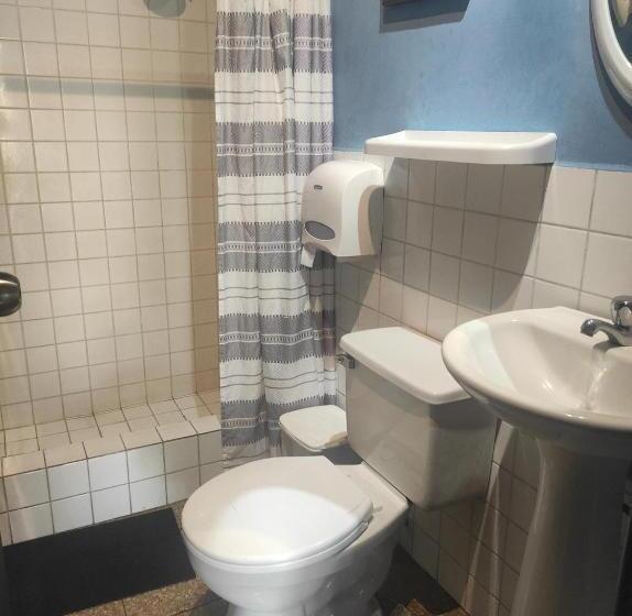 تختخواب در اتاق مشترک, Dreamkapture Hostel Close To The Airport And Bus Terminal
