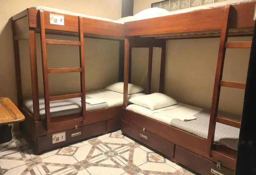 スタンダード４人部屋, Dreamkapture Hostel Close To The Airport And Bus Terminal