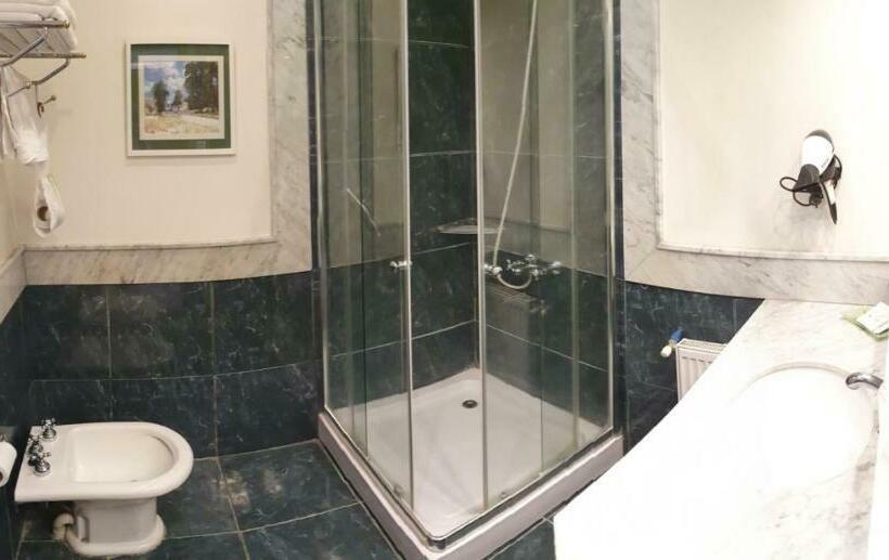 스탠다드 싱글 룸, Francia