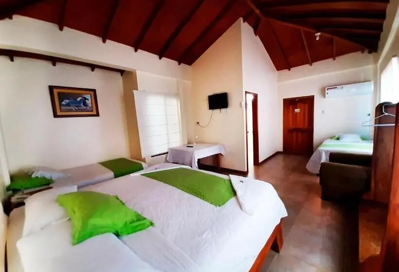 エコノミー４人部屋, San Vicente Galapagos