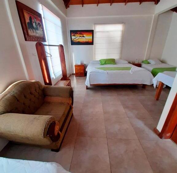 Economy Quadruple Room, San Vicente Galapagos