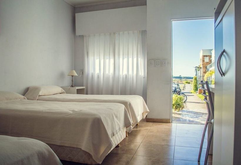 اتاق استاندارد چهار تخته, Tagüé