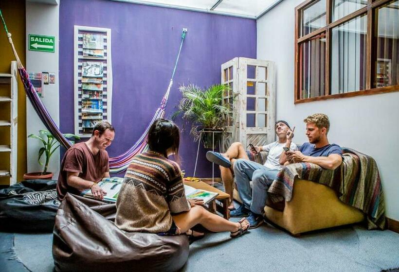 מיטה בחדר משותף, Minka Hostel