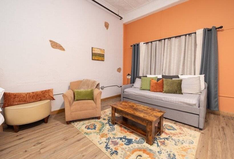 جناح, Hartwell Suites