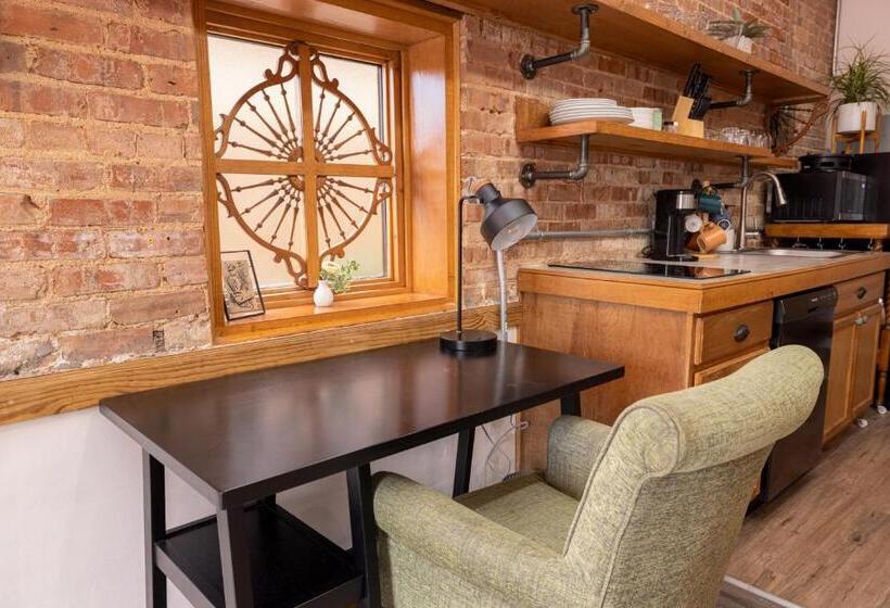 جناح سوبيريور, Hartwell Suites