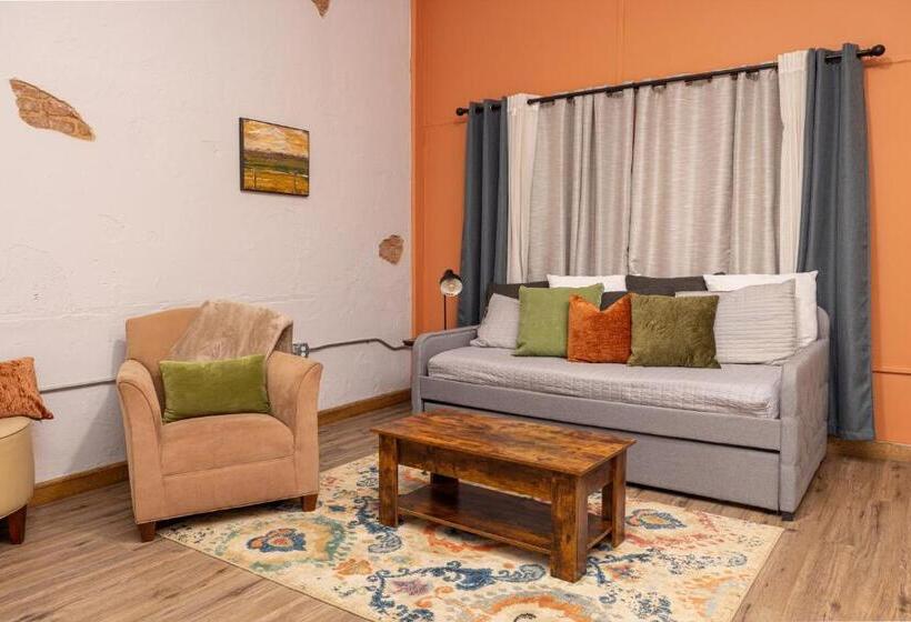 جناح سوبيريور, Hartwell Suites