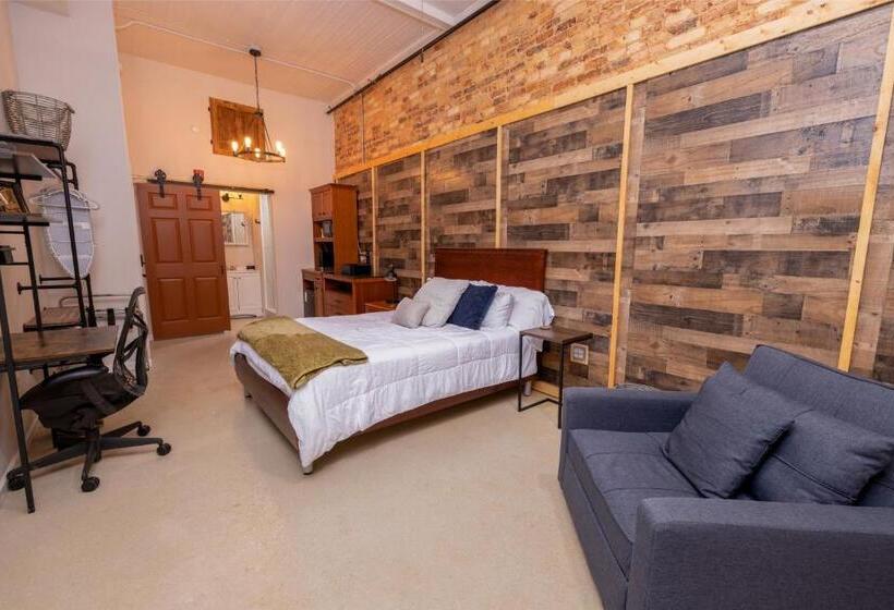 Люкс с Террасой, Hartwell Suites