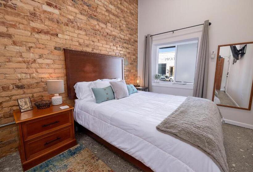 جناح, Hartwell Suites