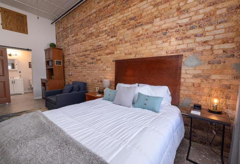 Люкс, Hartwell Suites