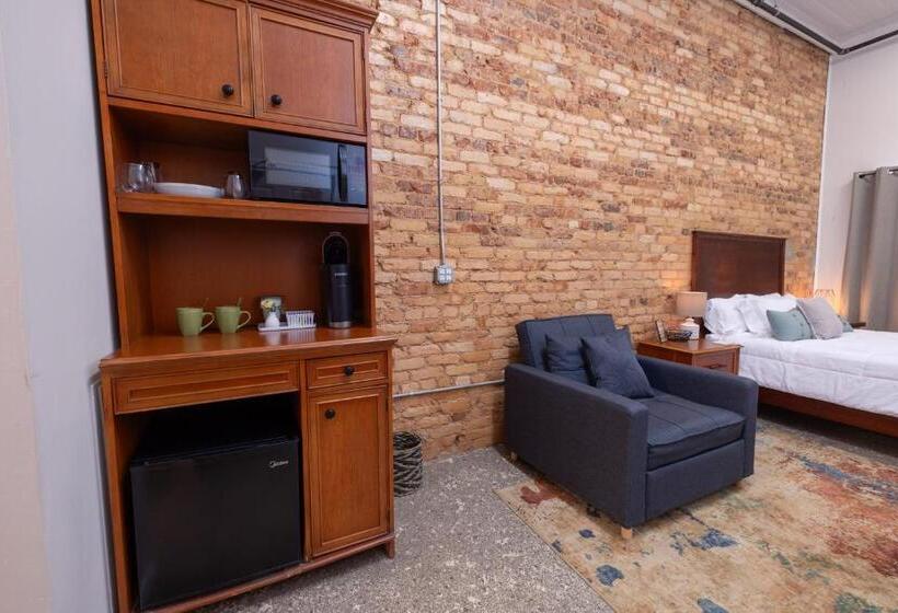 جناح, Hartwell Suites