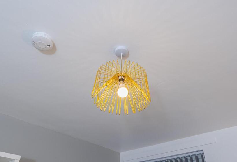 Номер Стандарт, Kunda House Coventry Road