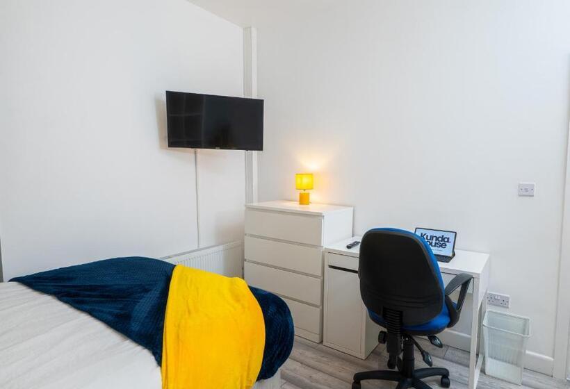 スタンダードルーム, Kunda House Coventry Road