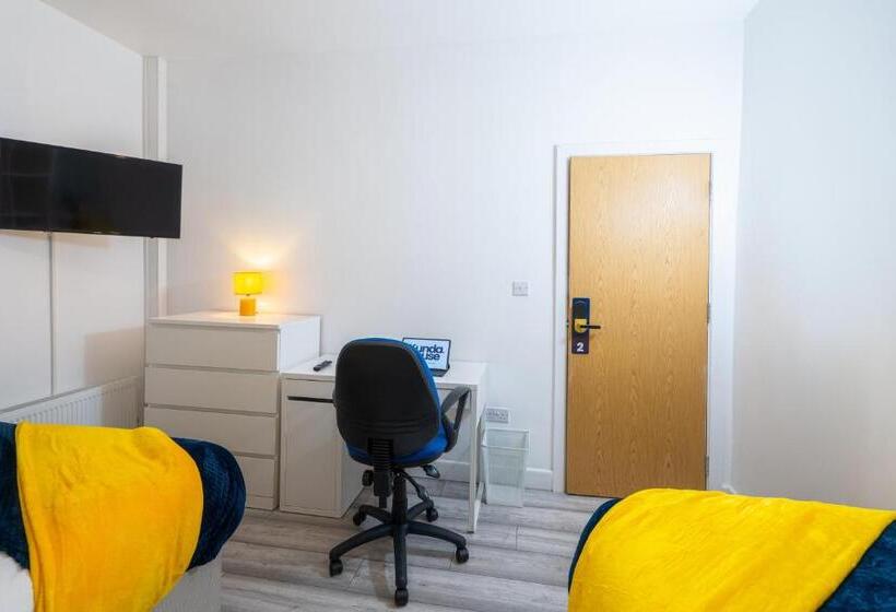 スタンダードルーム, Kunda House Coventry Road